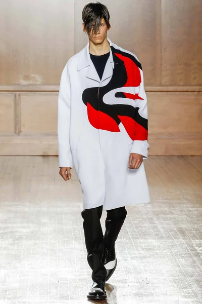 Look 25